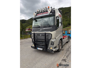 Kamion sa hidrauličnom kukom VOLVO FH16 750