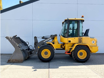 Utovarivač točkaš VOLVO L30G
