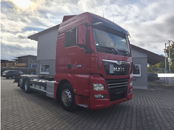 Kamion sa golom šasijom i zatvorenom kabinom MAN TGX 26.500 BDF 6x2 Euro 6 Standard Lift+Lenk (29): slika 2