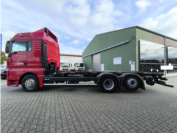 Kamion sa golom šasijom i zatvorenom kabinom MAN TGX 26.500 BDF 6x2 Euro 6 Standard Lift+Lenk (29): slika 5