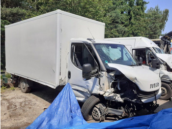 Dostavno vozilo sa zatvorenim sandukom IVECO Daily 35s16