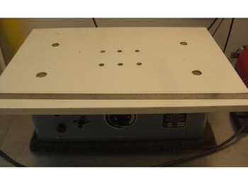 Mašina za uvezivanje knjiga