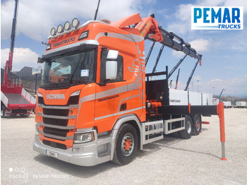 Kamion sa tovarnim sandukom SCANIA R