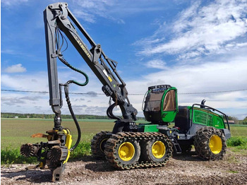 Kombajn za šumarstvo JOHN DEERE