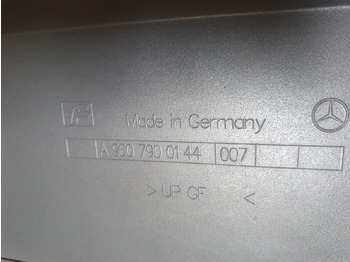 Rezervni deo za Kamion MERCEDES-BENZ Mercedes-Benz Actros MP4 EURO6 emission, cab spoilers, cab deflectors set 9607900144, 9607900244, 9607902265, 9607906865, 9607900544, 96079005449135, 9607905665, 9607900365, 9618850053, 9618850253, 96: slika 2