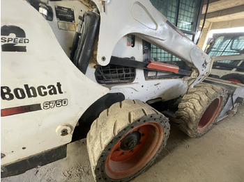 Mini utovarivač Bobcat S750: slika 4