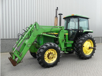 Traktor INTERNATIONAL