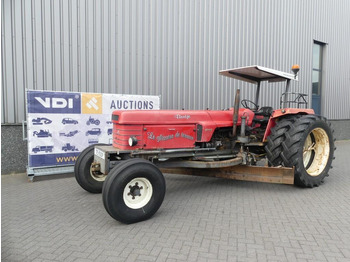 Traktor RENAULT