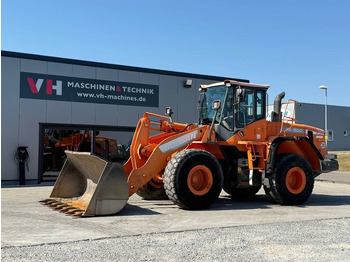 Utovarivač točkaš DOOSAN DL300