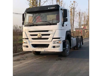 Tegljač SINOTRUK HOWO