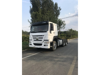 Tegljač SINOTRUK HOWO