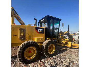 Grejder CATERPILLAR 140K