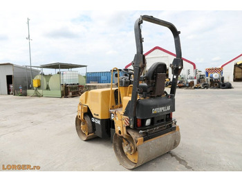 Valjak za puteve CAT CB 224 E: slika 2 Valjak za puteve CAT CB 224 E: slika 2
