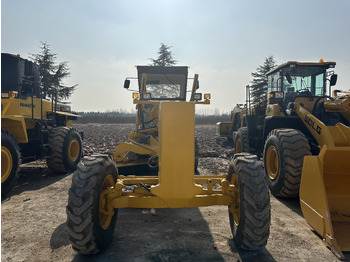 Grejder KOMATSU