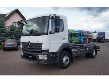 Kamion sa golom šasijom i zatvorenom kabinom MERCEDES-BENZ Atego 1624