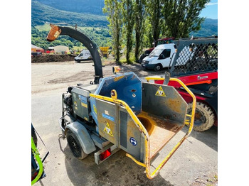 Strugač za drvo ISEKI Broyeur de branche: slika 4 Strugač za drvo ISEKI Broyeur de branche: slika 4