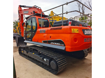 Bager guseničar DOOSAN DX300
