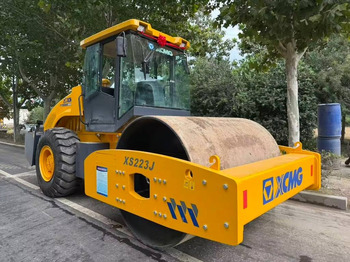 Kompaktor XCMG XS223J