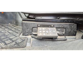 Tegljač Mercedes-Benz 1841 Kran HIAB 166Bj. 2016 Funk FB ,mp3: slika 4 Tegljač Mercedes-Benz 1841 Kran HIAB 166Bj. 2016 Funk FB ,mp3: slika 4