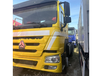 Tegljač SINOTRUK HOWO