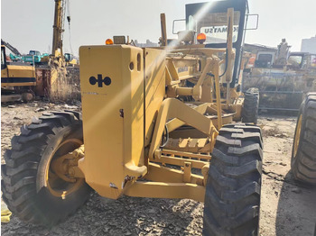 Grejder KOMATSU