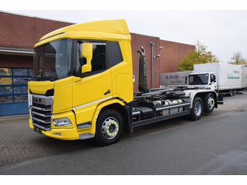 Kamion sa hidrauličnom kukom DAF XG 450