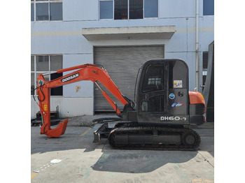 Mini bager Doosan DH60: slika 5