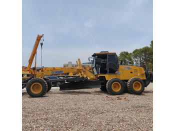 Grejder XCMG GR2153