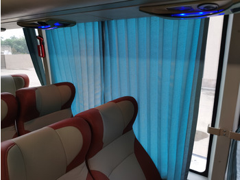 Turistički autobus
