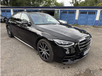 Limuzina MERCEDES-BENZ