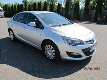 Limuzina OPEL
