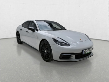 Automobil PORSCHE