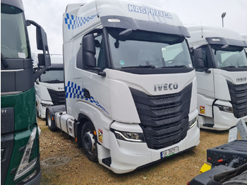Tegljač IVECO