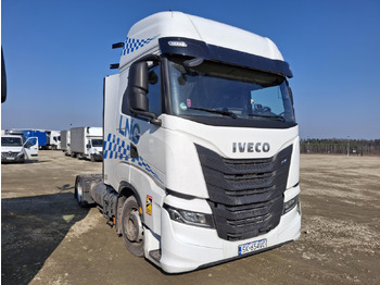 Tegljač IVECO