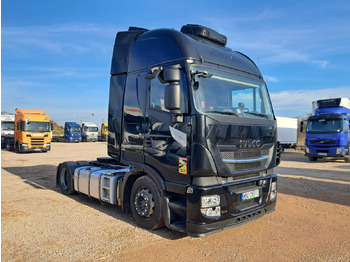 Tegljač IVECO
