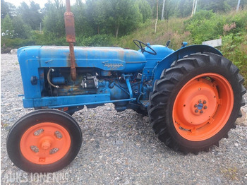 Traktor FORDSON