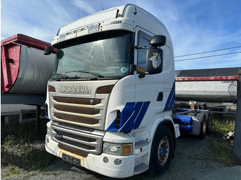 Kamion sa golom šasijom i zatvorenom kabinom SCANIA R 480