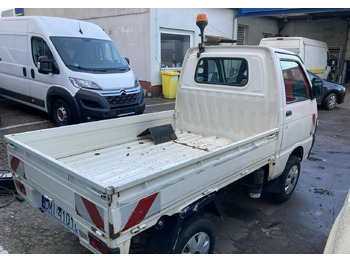 Inna Inny PFAU Piaggio Porter 4X4 Skrzynia odśnieżarka Pług 5655km 2012 Inna Inny PFAU Piaggio Porter 4X4 Skrzynia odśnieżarka Pług 5655km 2012: slika 4