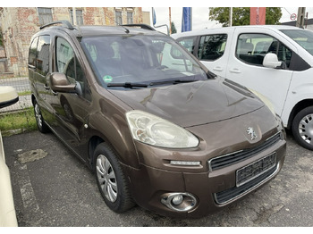 Automobil PEUGEOT