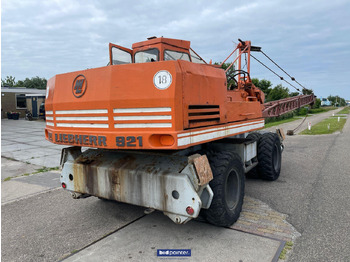 Kran LIEBHERR