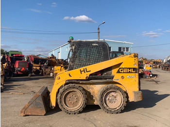 Mini utovarivač Gehl R 220: slika 2