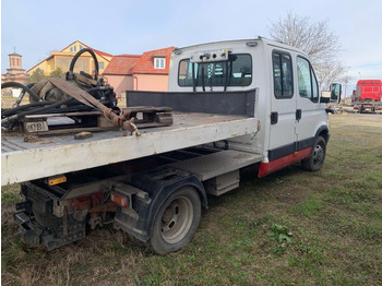 Mini tegljač, Dostavno vozilo sa duplom kabinom Iveco 40C 15: slika 3