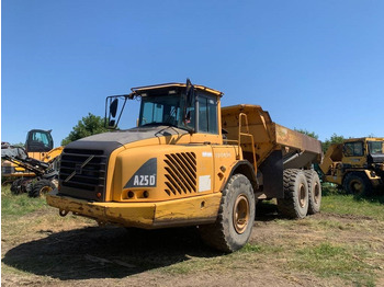 Zglobni kiper VOLVO A25D