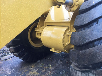 Utovarivač točkaš CATERPILLAR 966H