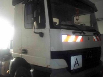 Kamion sa hidrauličnom kukom MERCEDES-BENZ