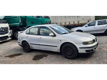 Automobil