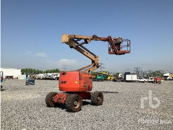 Zglobna platforma JLG