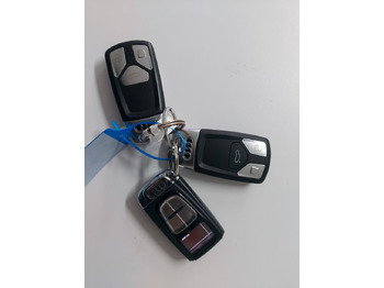 SUVSUV Audi Q7 3.0 TDI quattro S-Line Pano Alcantara AHK: slika 4 SUVSUV Audi Q7 3.0 TDI quattro S-Line Pano Alcantara AHK: slika 4