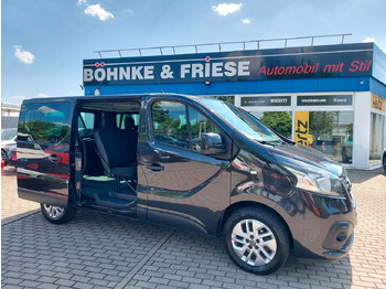 Putnički kombi NISSAN