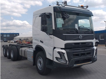 Kamion sa golom šasijom i zatvorenom kabinom VOLVO FMX 500